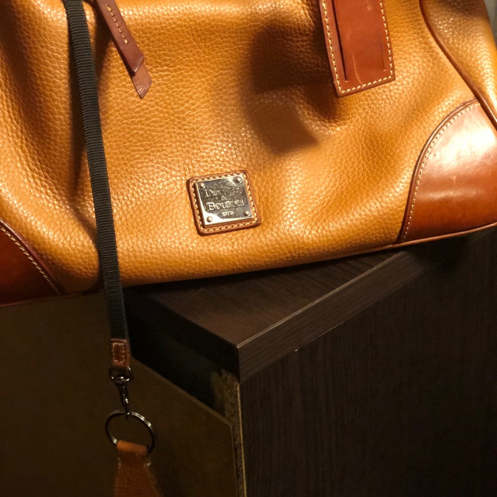 Dooney & Bourke pocket book - Picture 2 of 6